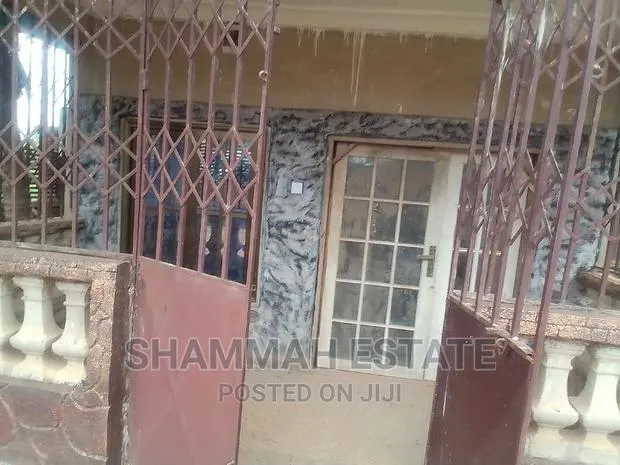 Furnished 8bdrm House in Aiding Estate, Sunyani Municipal for rent · Photo 1