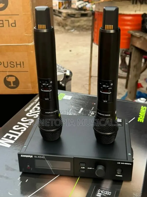 Shure SLX-D 2in1 Digital Wireless Microphone · Photo 1