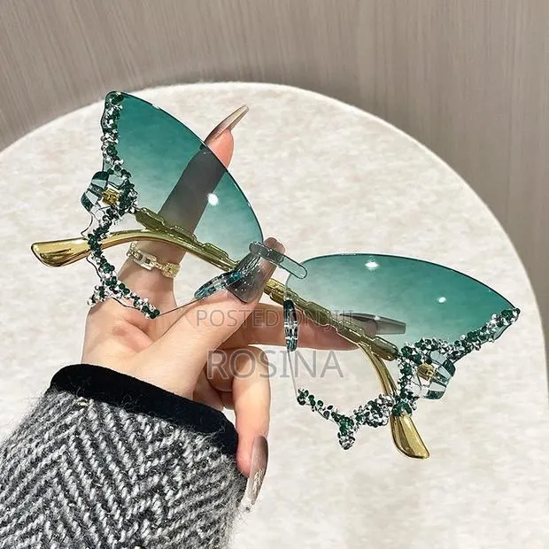 Fashion Black Sunglasses for Women · Photo 2
