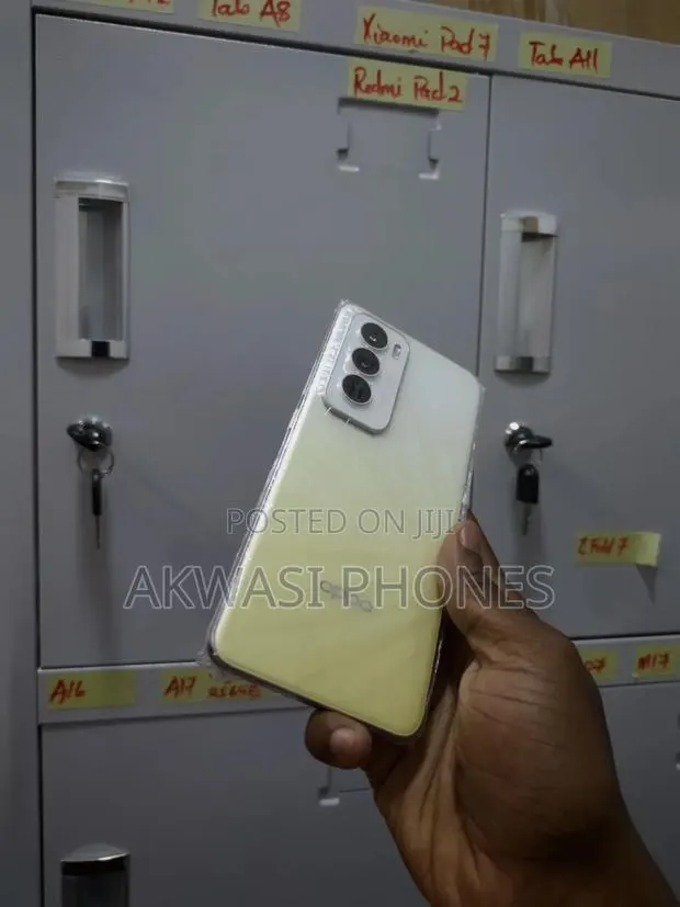 Oppo Reno 12 5G 256 GB Yellow · Photo 2