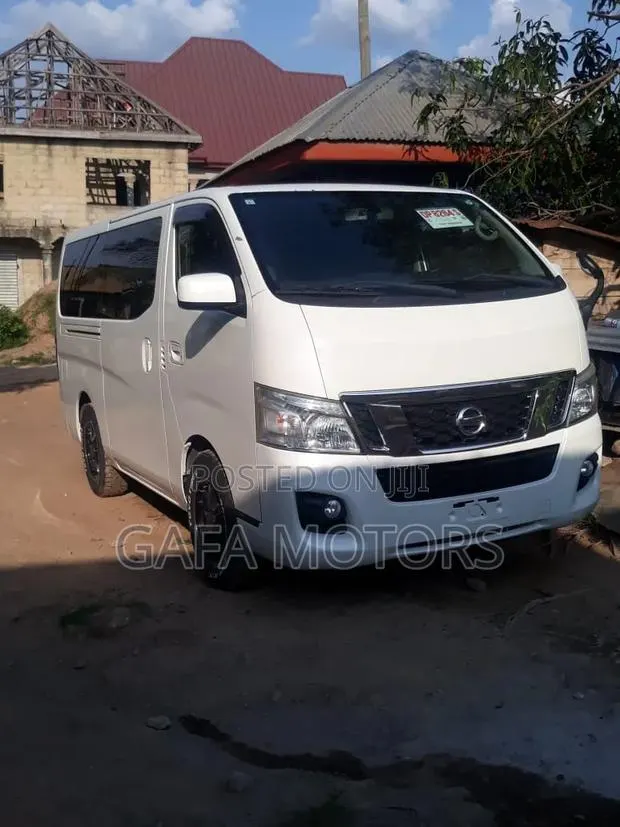 Nissan Caravan (Urvan) 2014 White · Photo 1