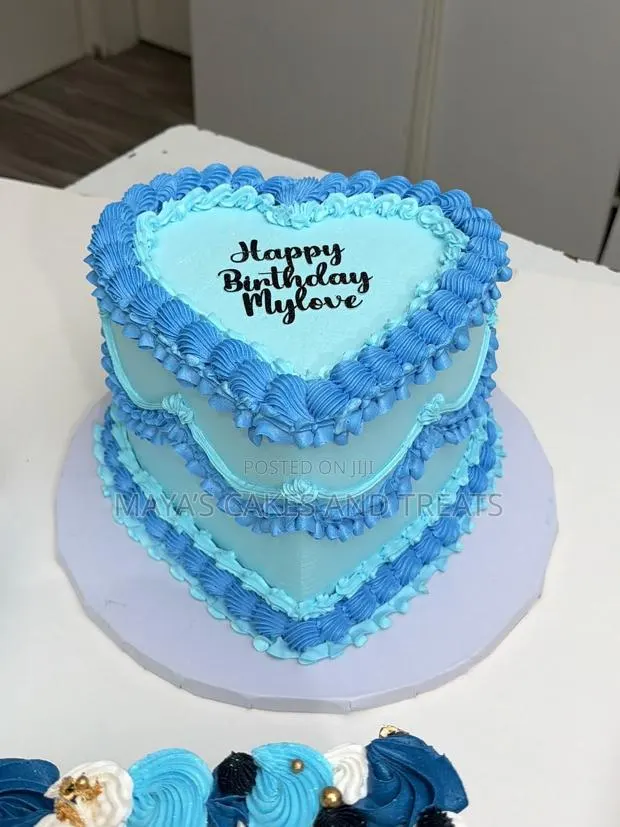 Vintage Heart-Shaped Birthday Cake With Filling · Photo 1