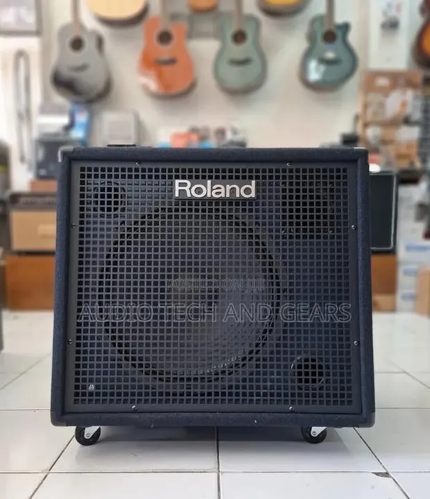 Roland Kc-600 Keyboard Amplifier With 15-Inch Speaker · Photo 1