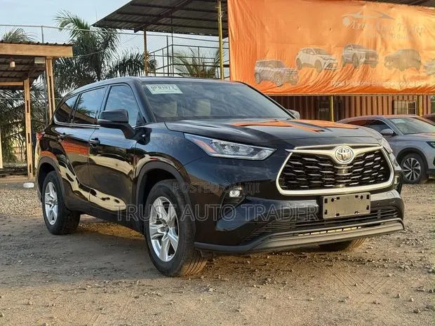 Toyota Highlander 2023 Black · Photo 1