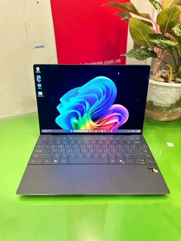 New Laptop Dell XPS 13 16GB Qualcomm Snapdragon X Elite SSD 1T · Photo 1