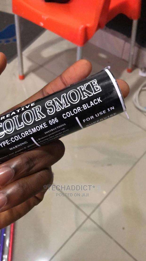 Color Smoke Bomb Grenade · Photo 4