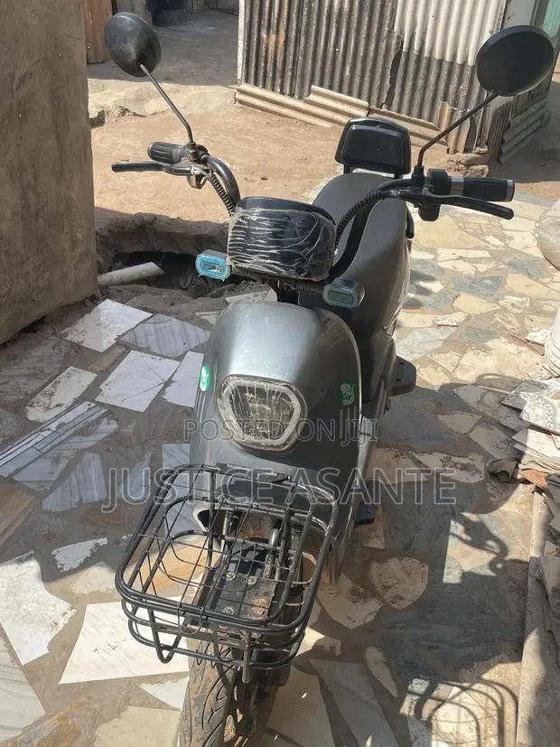 Motorcycle 2025 Gray · Photo 1