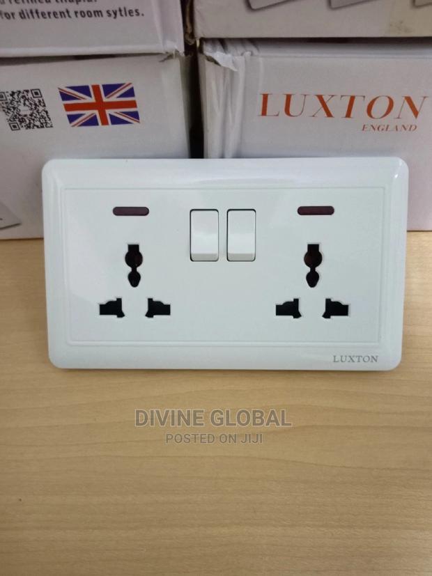 13A Double Multi Wall Socket · Photo 1