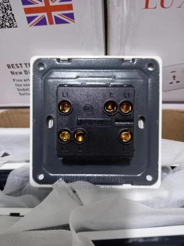 2 Gang Wall Switch · Photo 3