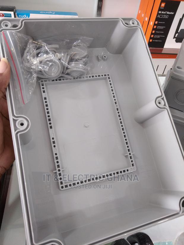 255 X 311 Waterproof Junction Box · Photo 4
