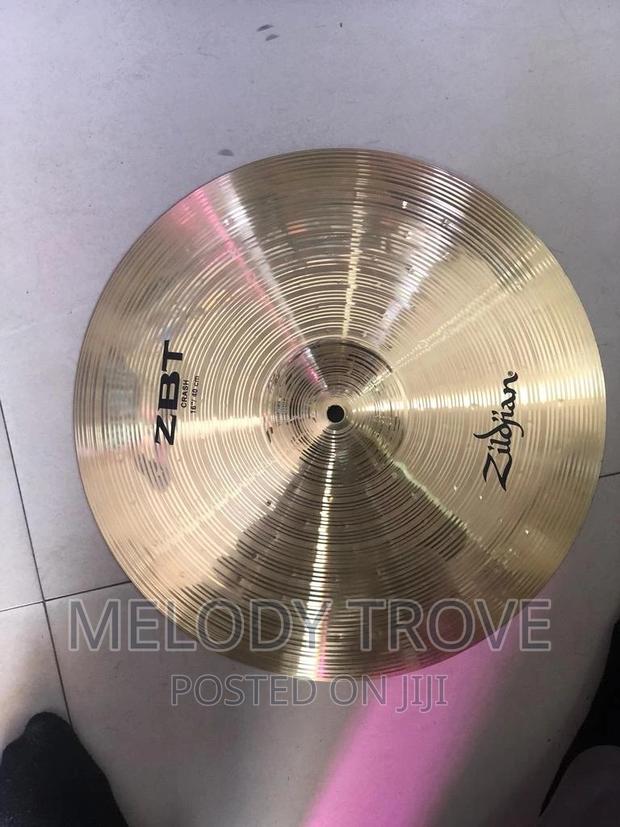 Zildjian ZBT 16" Crash Cymbal · Photo 1