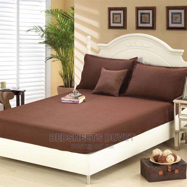 2 Bedsheets and Four Pillow Cases · Photo 1