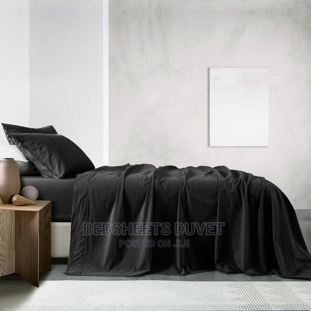 2 Bedsheets and Four Pillow Cases · Photo 1
