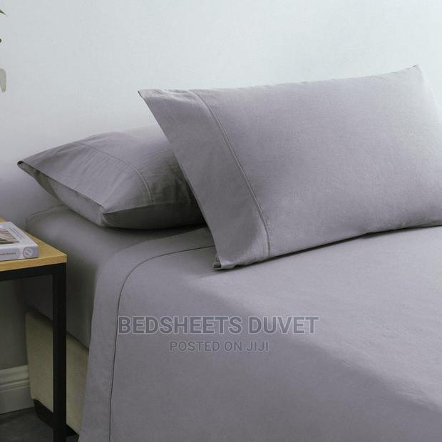 2 Bedsheets and Four Pillow Cases · Photo 1