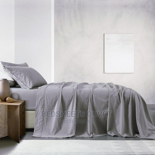 2 Bedsheets and Four Pillow Cases · Photo 1