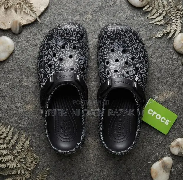 High Quality Crocs Available in Stock · Photo 1