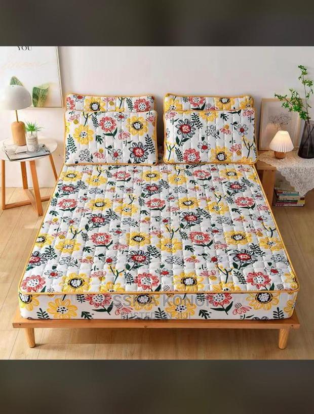 Mattress Cover With Pillowcases · Photo 1
