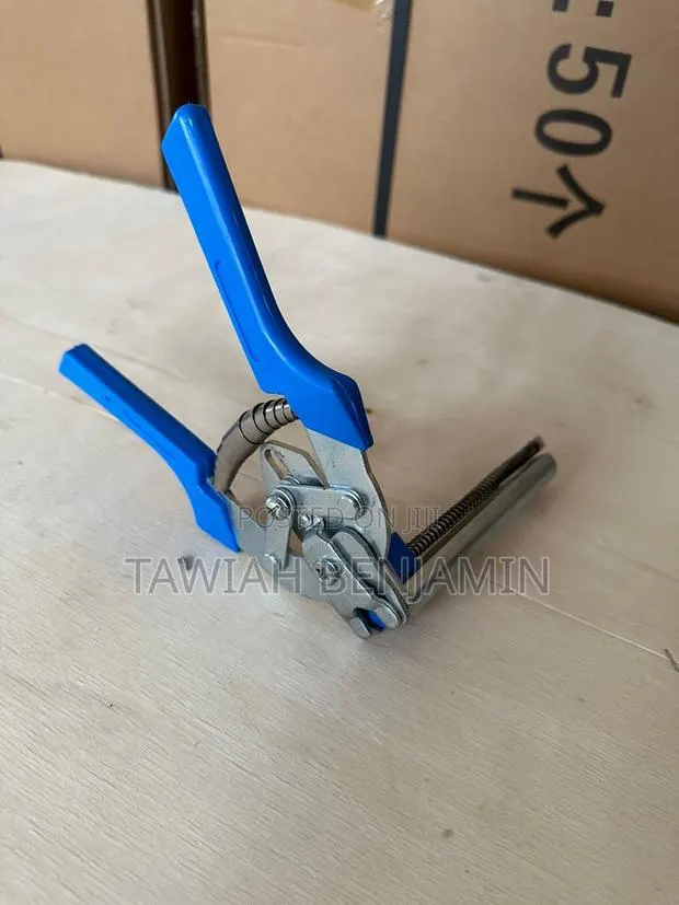 Manual Cage Clipper · Photo 1