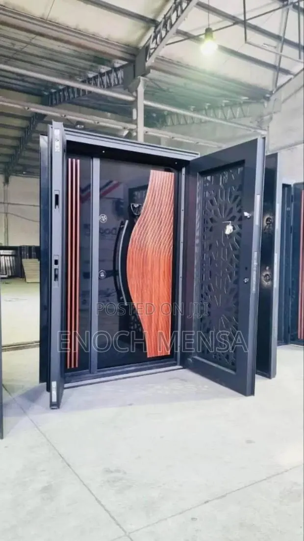Door-in-Door PVC · Photo 1