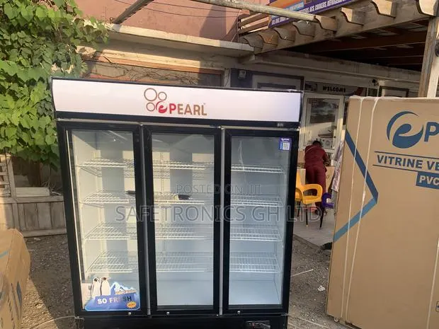 Get Lockable 3 Doors PVC-150 Display Standard Glass Fridge · Photo 1
