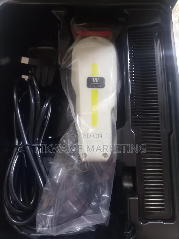 Clippers and Air Cutting Machine · Photo 3