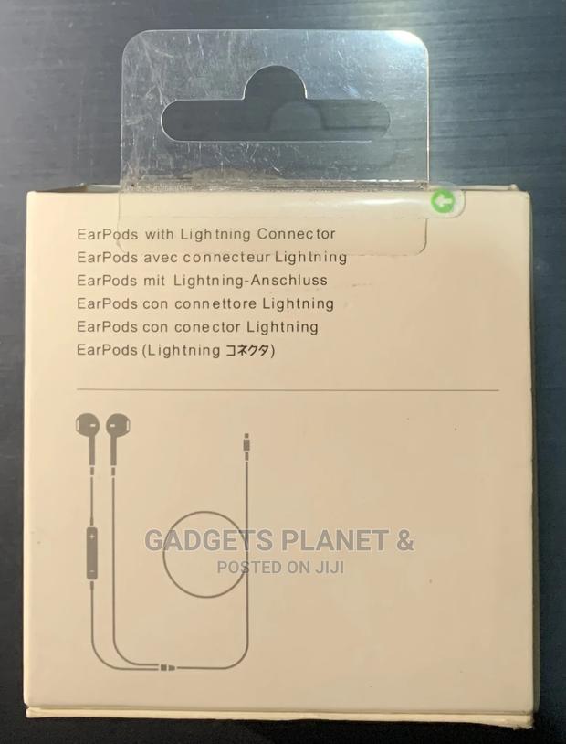 Apple Earpods With Lightning Connector · Photo 4