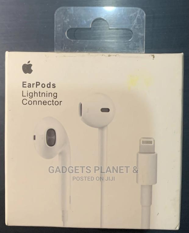Apple Earpods With Lightning Connector · Photo 3