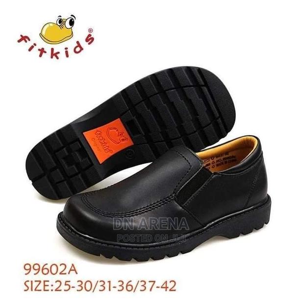 Kids School Shoes · Photo 2
