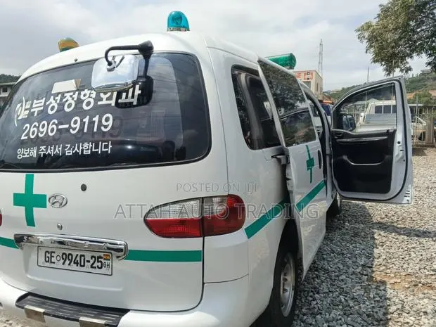 Hyundai H-100 2001 White · Photo 4