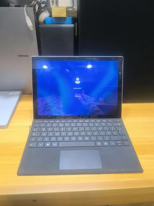 Laptop Microsoft Surface Pro 6 8GB Intel Core i5 SSD 256GB · Photo 1