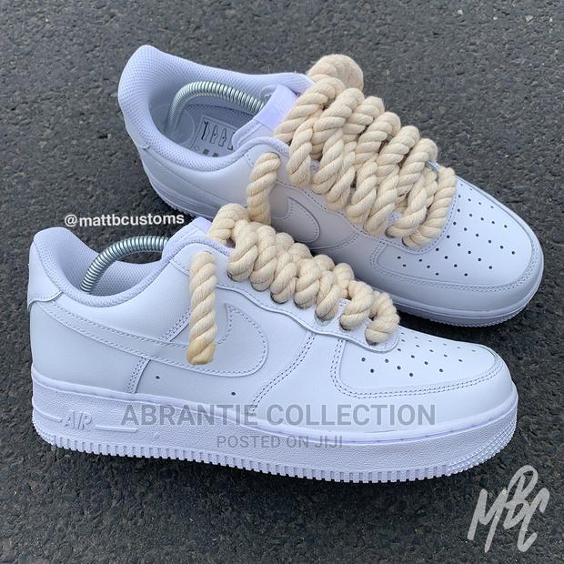 Nike Air Force 1 Thick Laces · Photo 1