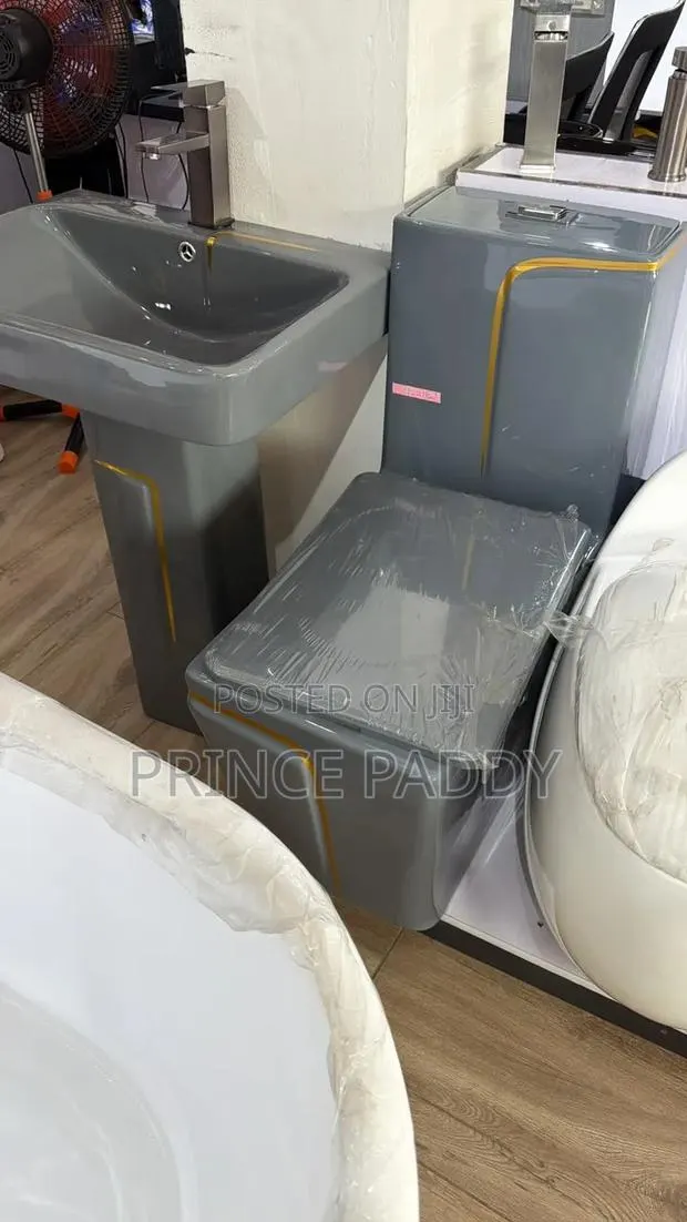 Toilet Seat Complete · Photo 1