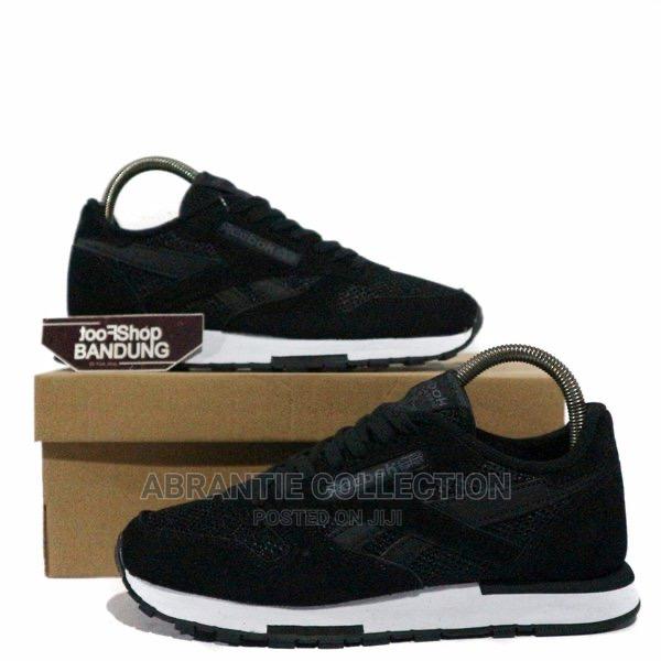 Reebok Classic Sneaker · Photo 2