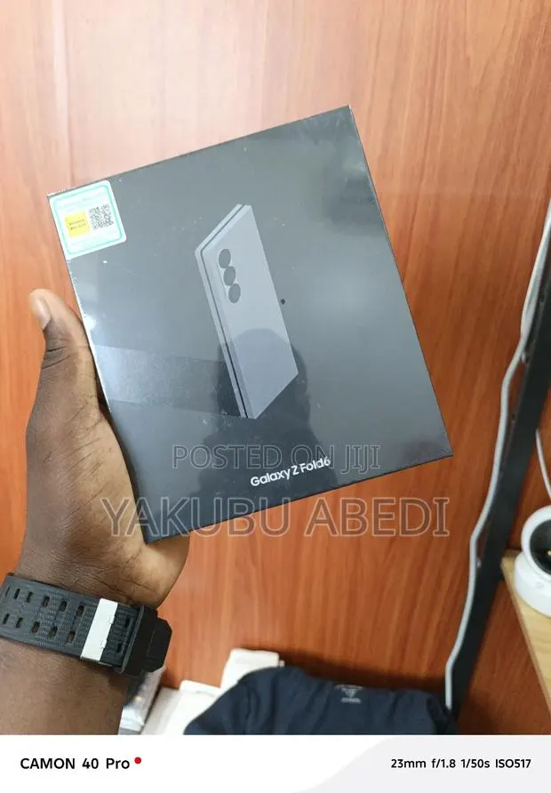 New Samsung Galaxy Z Fold6 1 TB Black · Photo 1