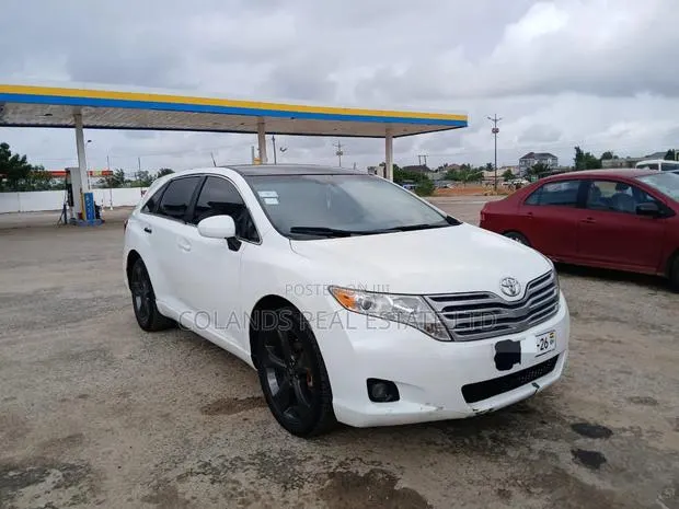 Toyota Venza LE 2012 White · Photo 1