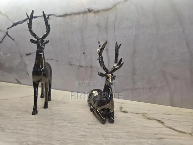Decorative Figurines · Photo 1