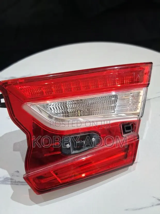 2018-2022 Honda Accord Right Trunk Tail Light Used Oem Genuine · Photo 1
