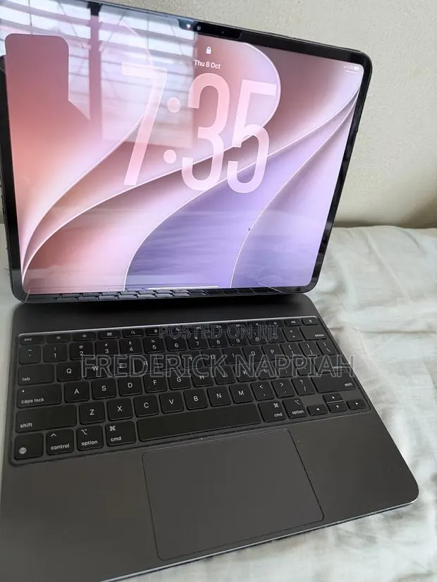 Apple iPad Pro 13 (2024) 256 GB Black · Photo 1