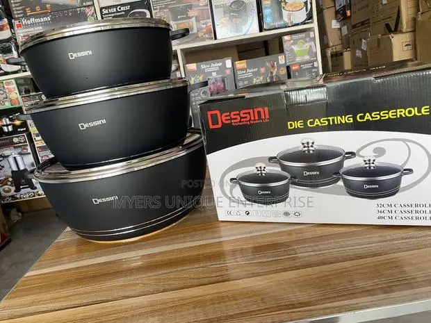 Large Family Size Cooking Pot · Photo 1