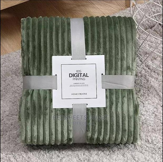 Super Soft Cozy Blanket · Photo 1