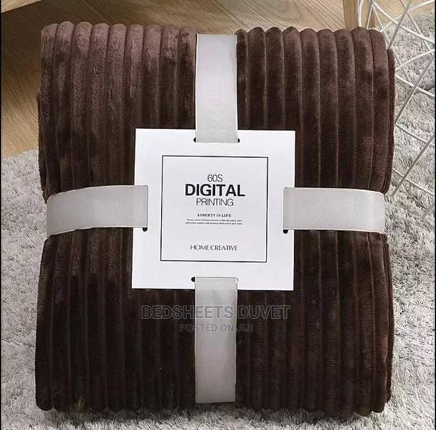 Coffee Brown Blanket · Photo 1