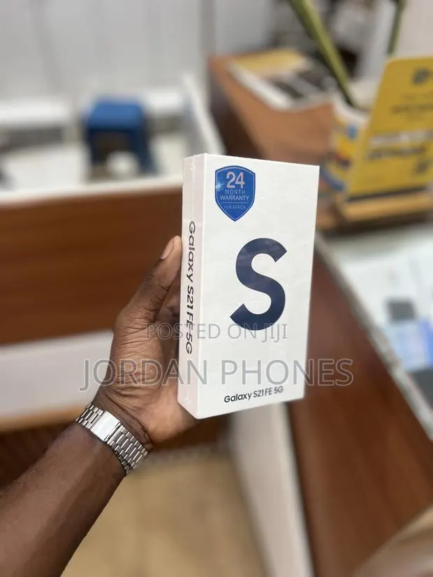 New Samsung Galaxy S21 FE 5G 128 GB Graphite · Photo 1