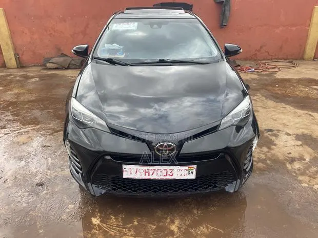 Toyota Corolla XSE 4dr Sedan (1.8L 4cyl CVT) 2017 Black · Photo 1