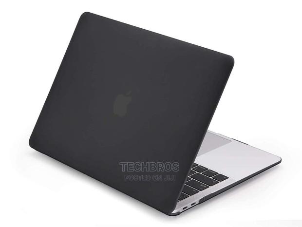 Macbook Air M2 Case (13.6 Inches) · Photo 1