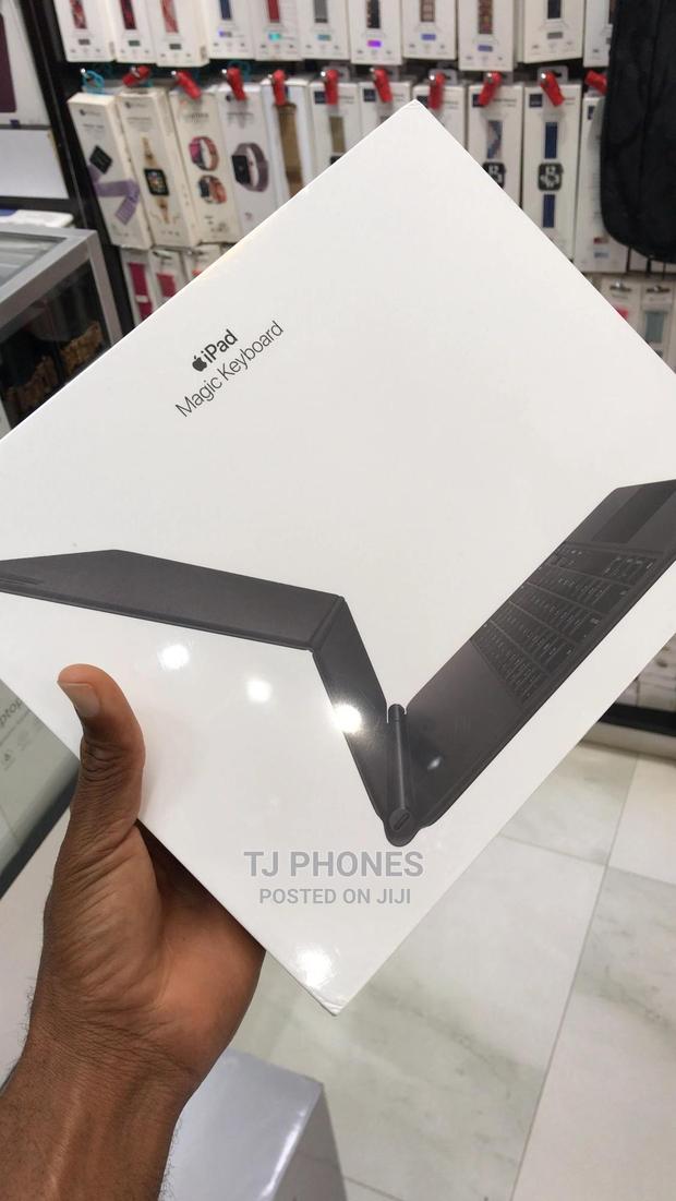 Apple iPad Magic Keyboard · Photo 1