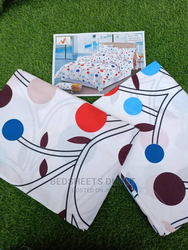 2 Bedsheets and Four Pillow Cases · Photo 1