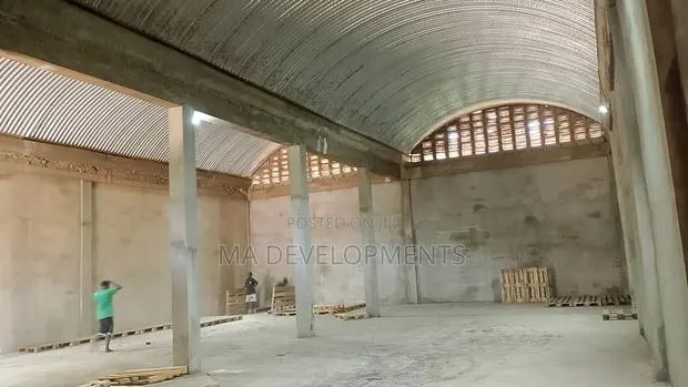 500 Square Meter Warehouse for Rent at Spintex · Photo 1