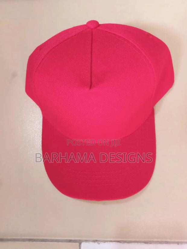 Plain Caps · Photo 3