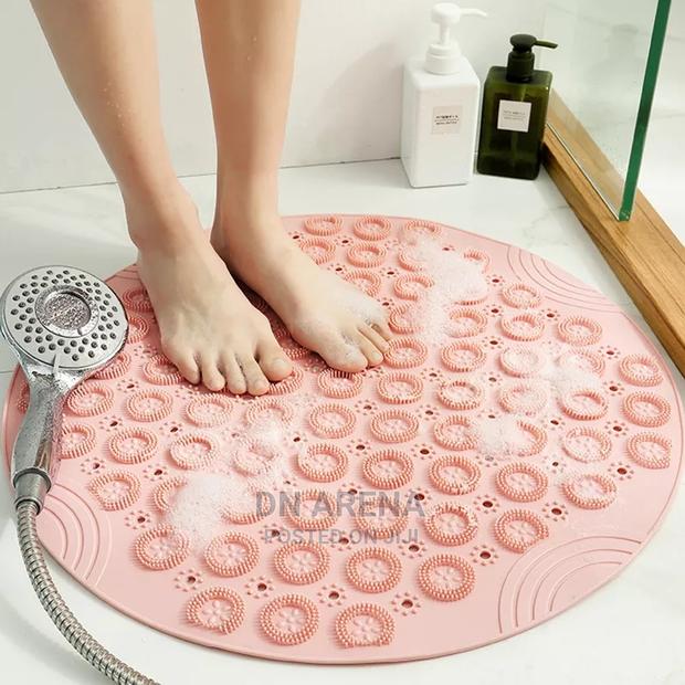 Non- Slip Bathroom Shower Mat · Photo 2