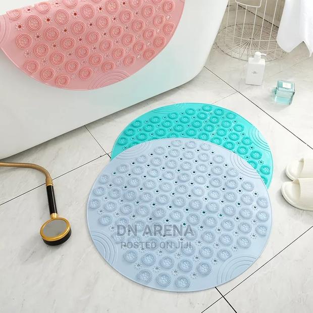 Non- Slip Bathroom Shower Mat · Photo 4